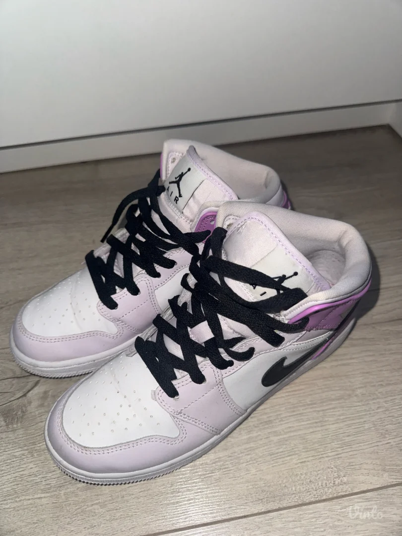 AIR JORDAN 1 MID 38.5