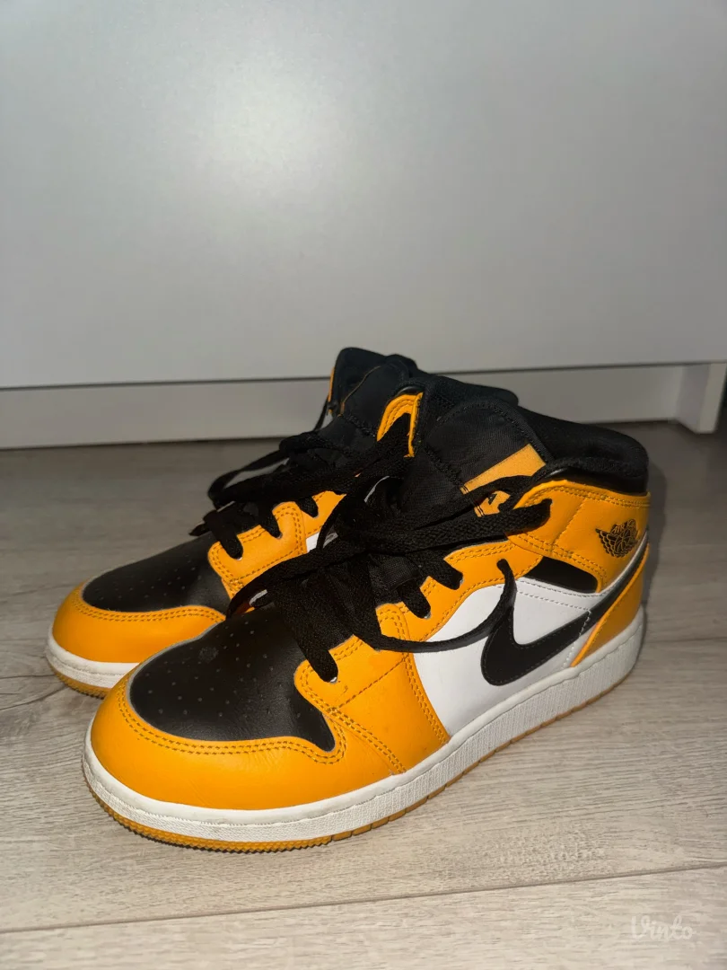 AIR JORDAN 1 MID - 38.5