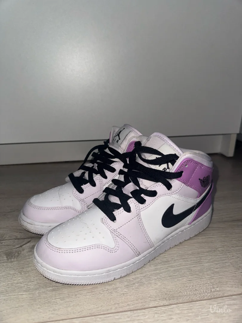 AIR JORDAN 1 MID 38.5
