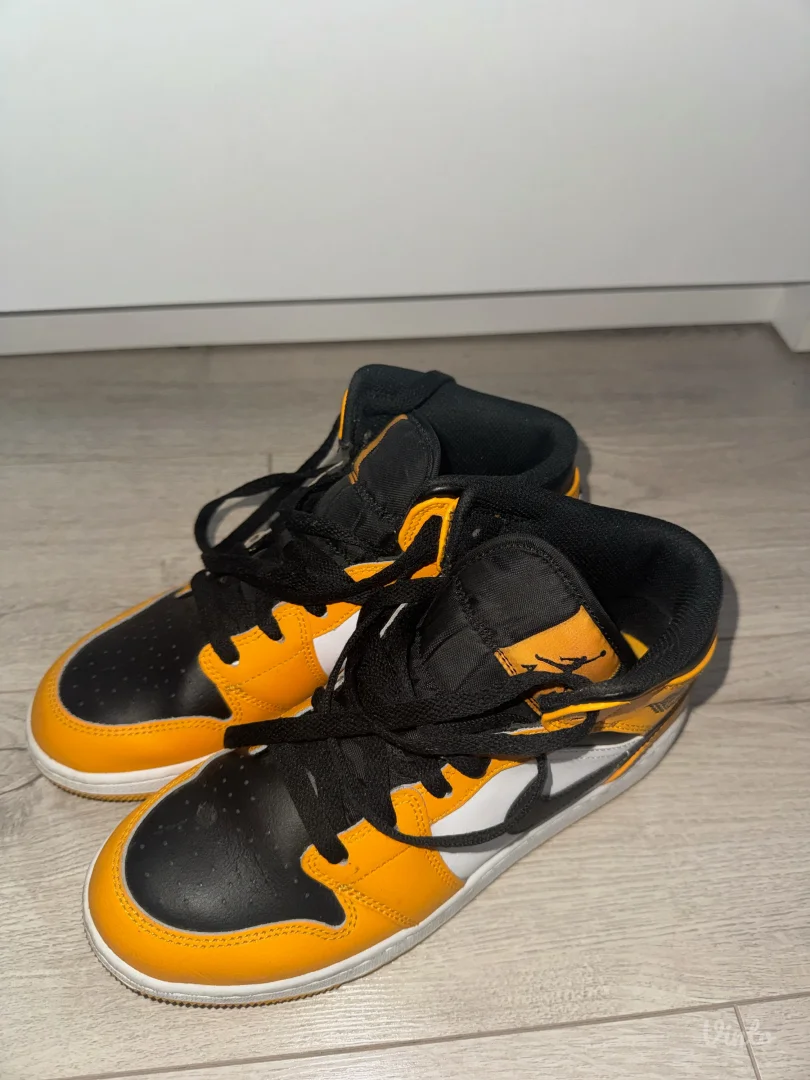 AIR JORDAN 1 MID - 38.5