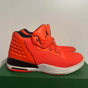 NIKE Air Jordan Academy Red