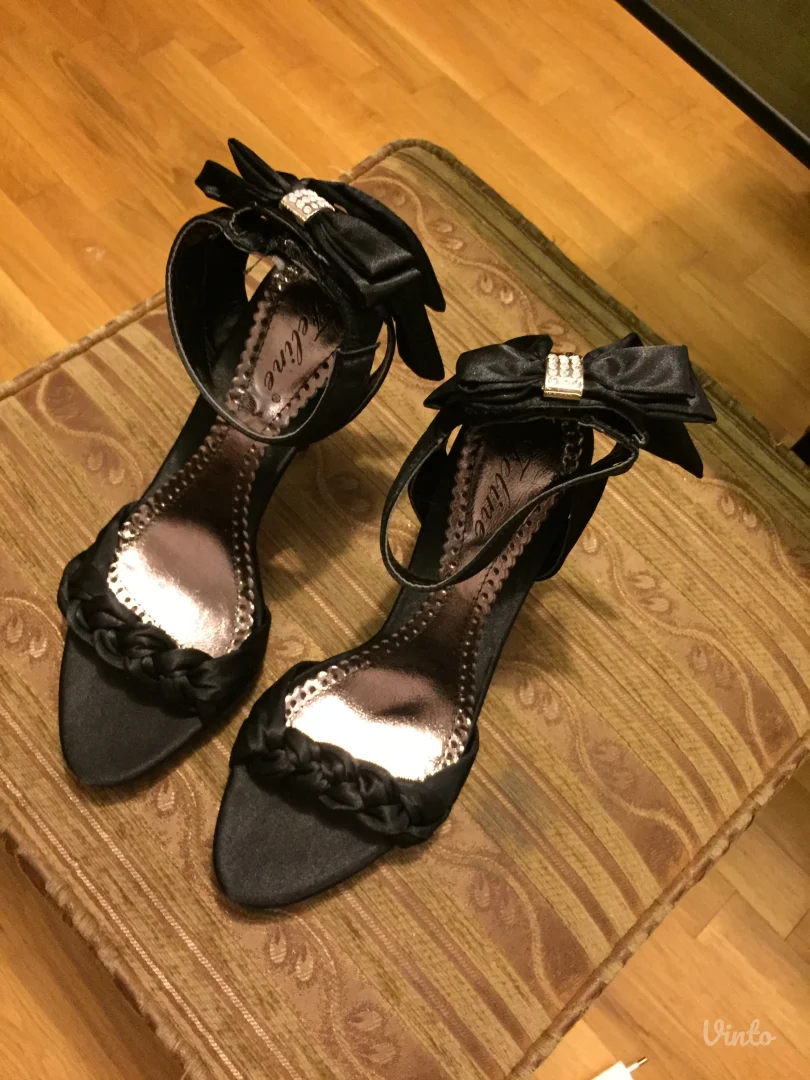 Nove satenske sandale br.38