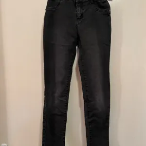 LC Waikiki skinny jeans 10 /11 god