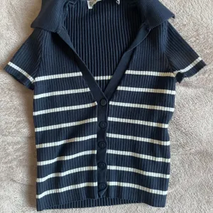 Bershka - teget crop top