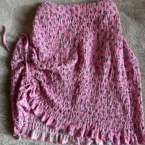 Bershka - roze suknja