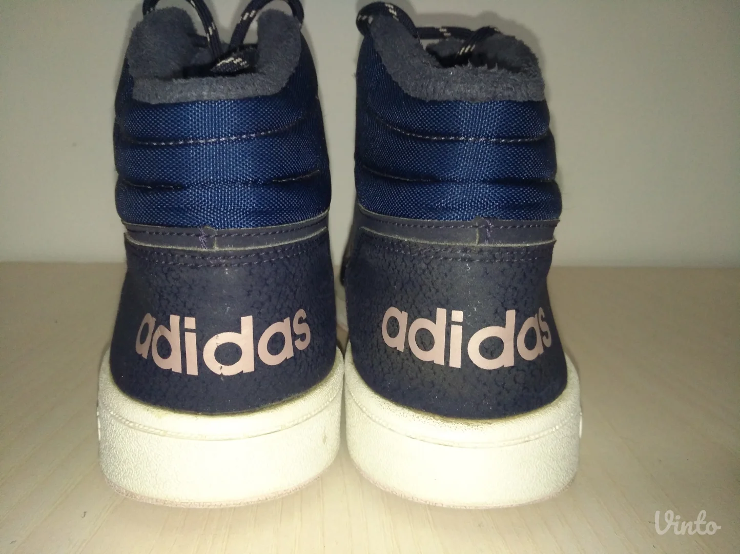 Zenske patike adidas HOOPS MID br 39,5 ( 24,5 cm)