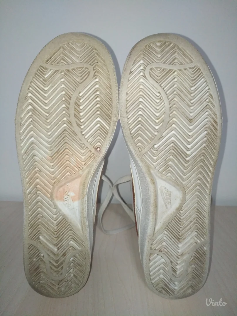 Nike Court Royale zenske patike br 38 ( 24 cm)