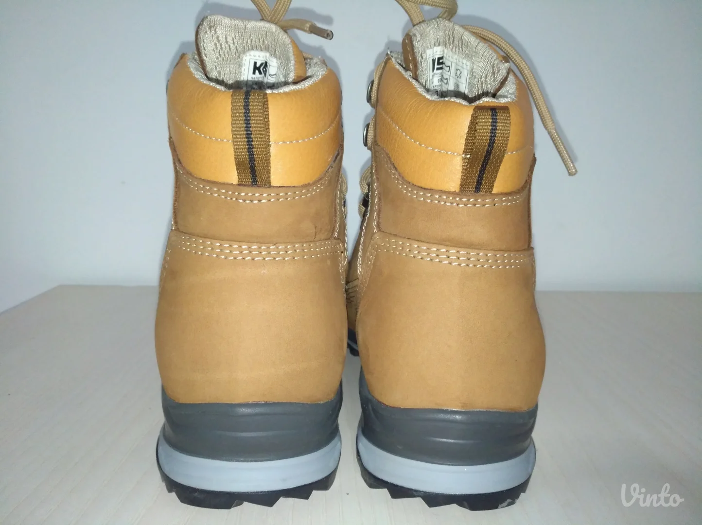 NOVE KS Safety planinarske cipele Vibram djon br 37 ( 24 cm)