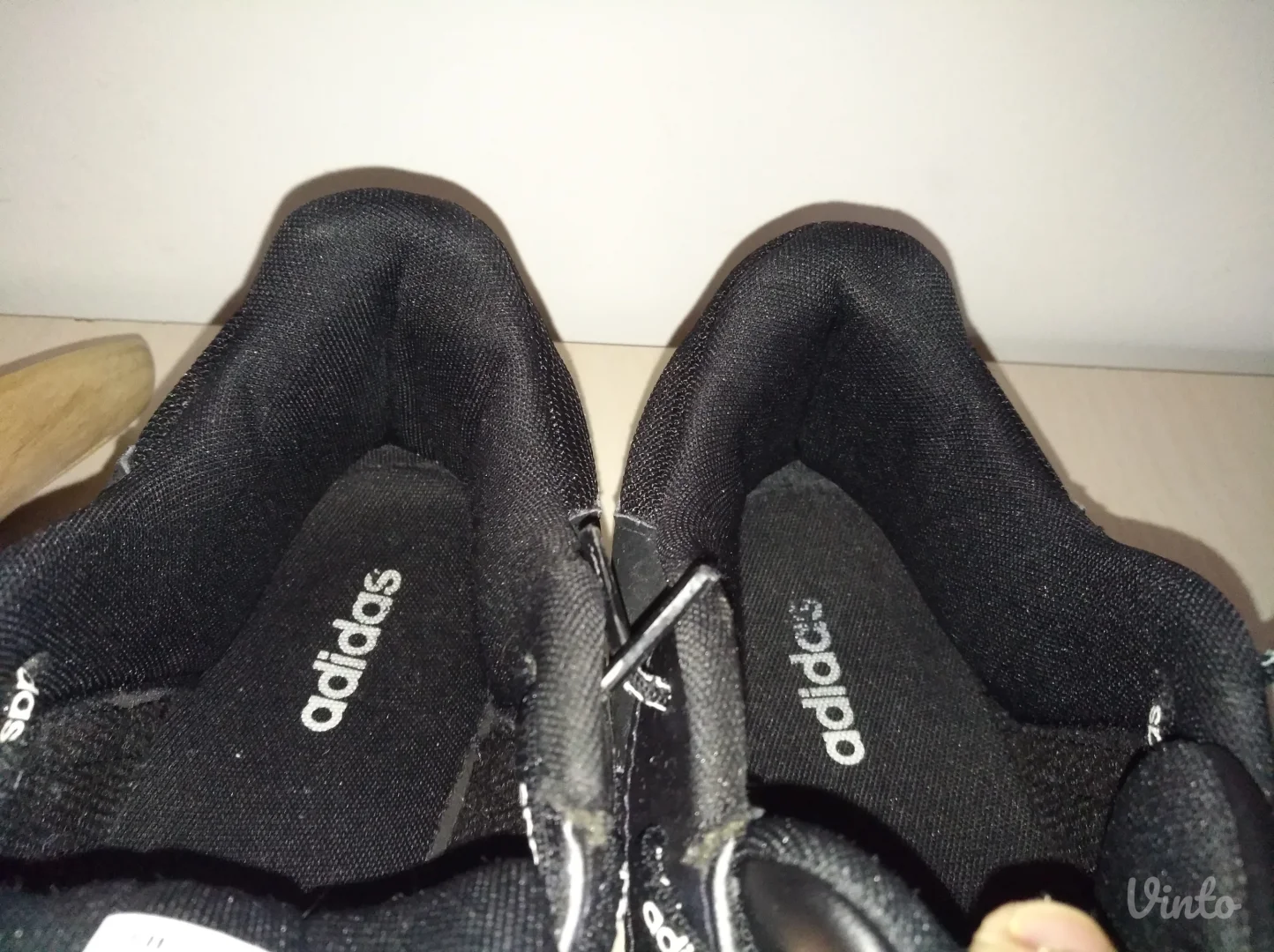 ADIDAS muske patike hoops br 44 ( 28 cm)