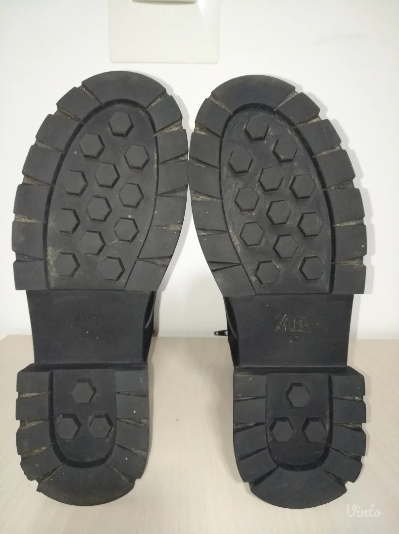 Zara zenske kozne visoke cizme br 38 ( 24,5 cm)