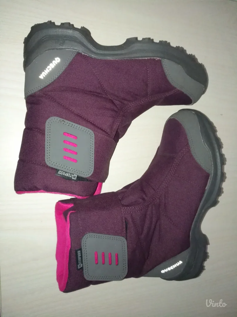 Quechua vodootporne dečije čizme broj 34 kao nove