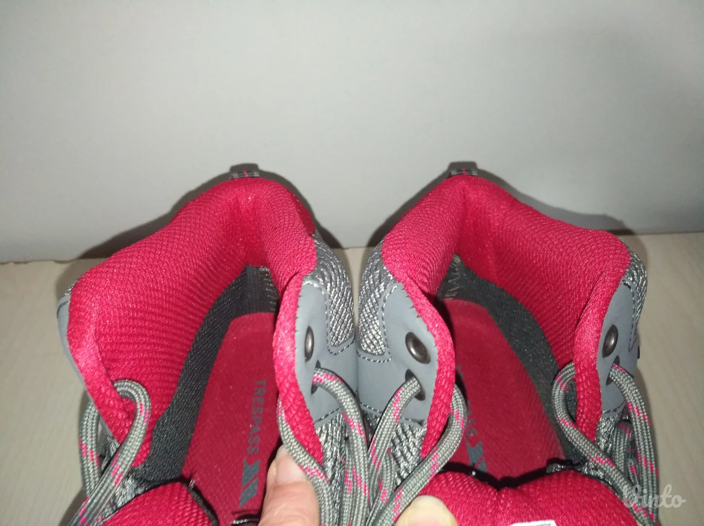 NOVE Trespass ženske vodootporne cipele br 39 ( 25 cm)