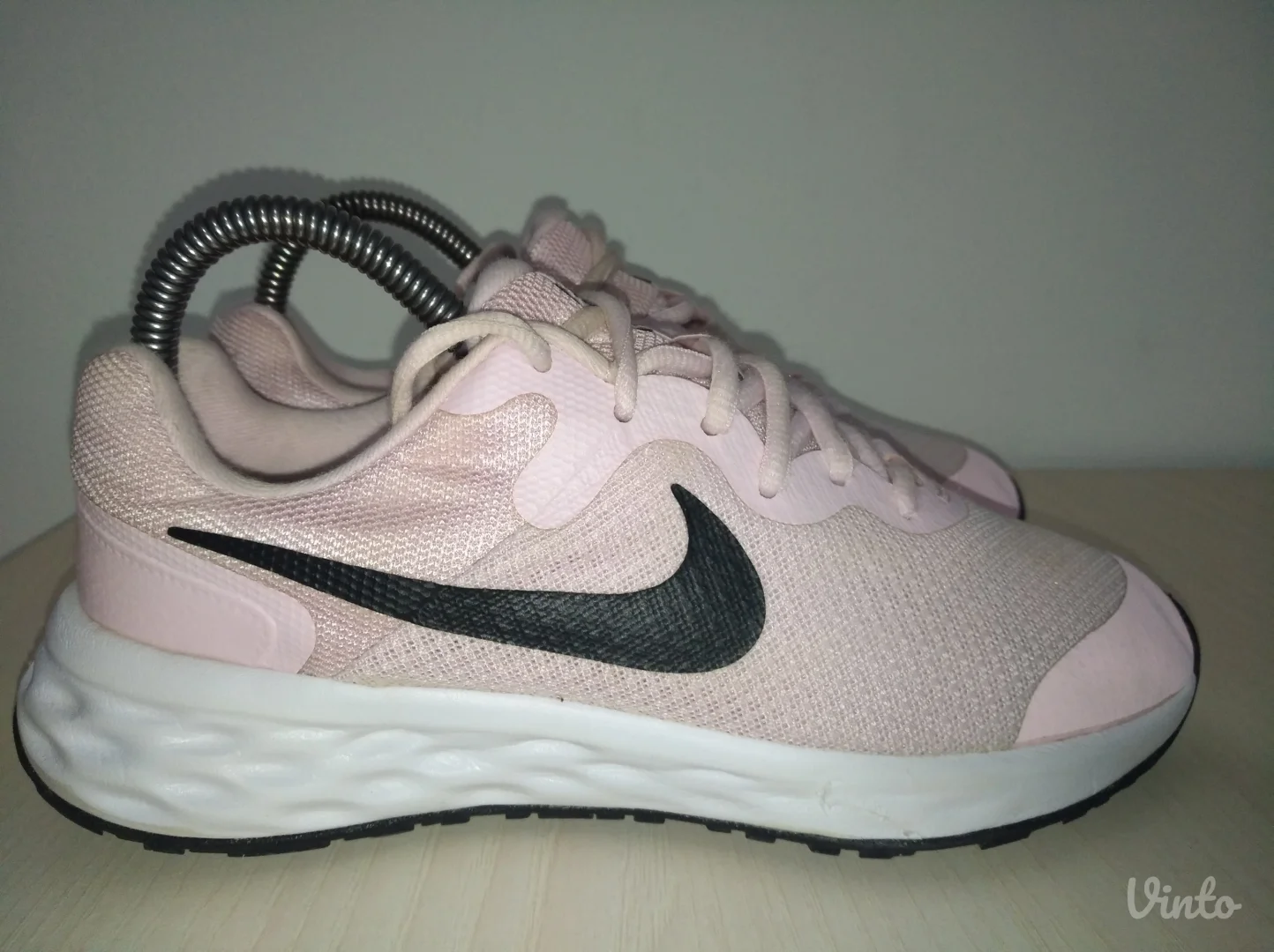 Nike patike Revolution 6 broj 37,5 ( 23,5) ORIGINAL