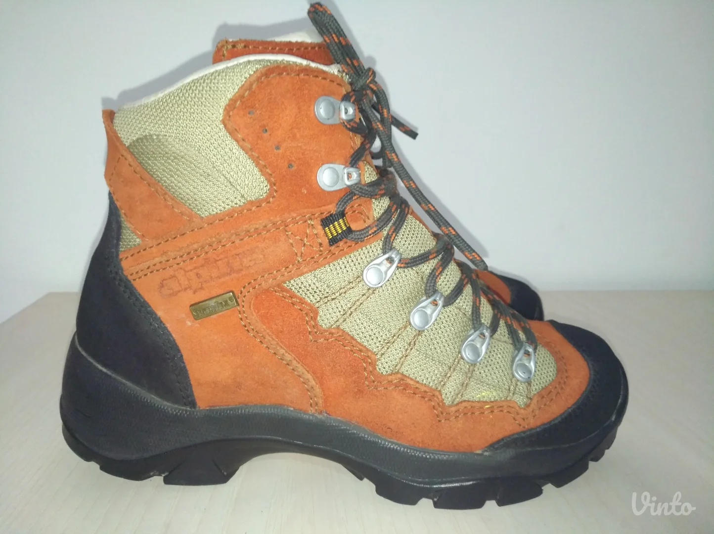 Alpina zimske cipele za planinarenje br 36 ( 23 cm) VIBRAM