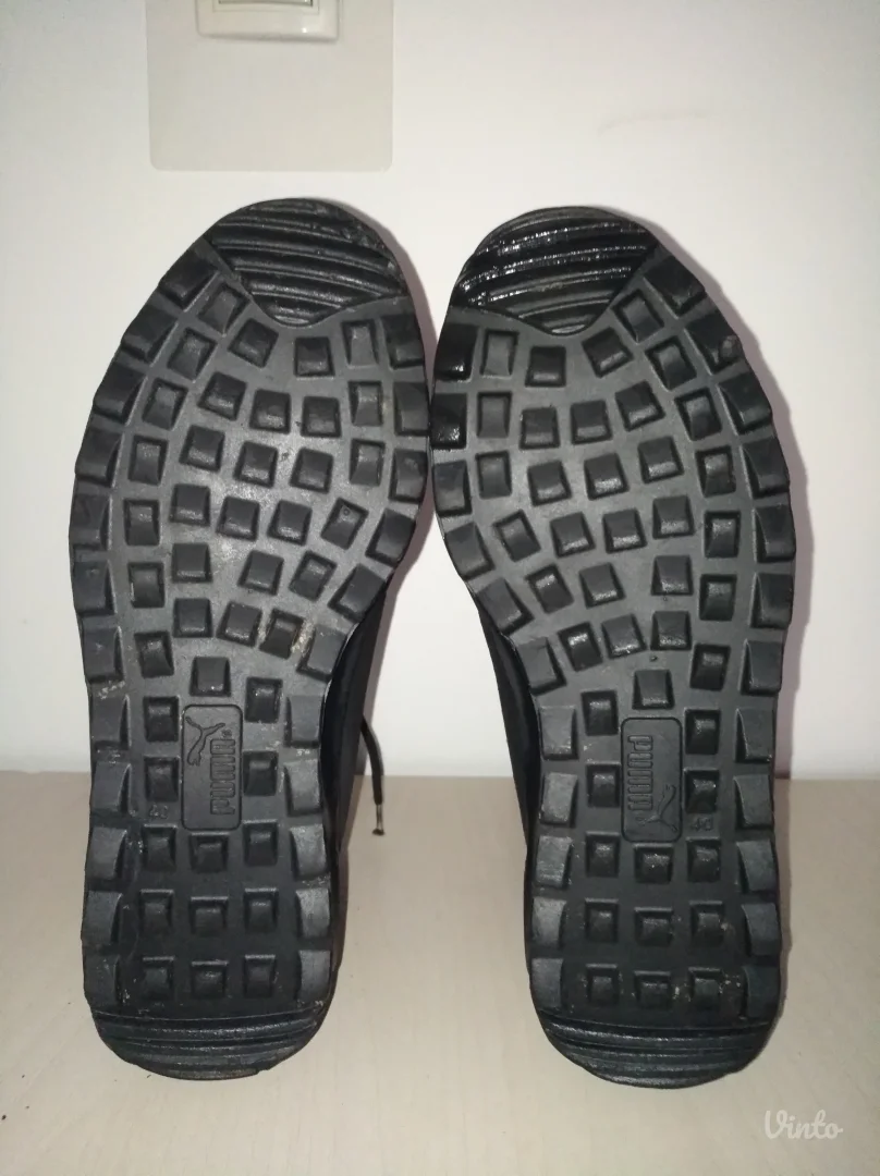 Puma zenske zimske cizme gore-tex br 40 (25,5 cm)