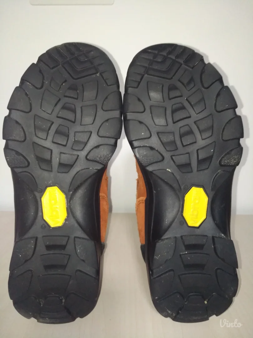 Alpina zimske cipele za planinarenje br 36 ( 23 cm) VIBRAM