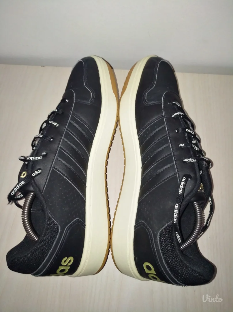 ADIDAS muske patike hoops br 44 ( 28 cm)