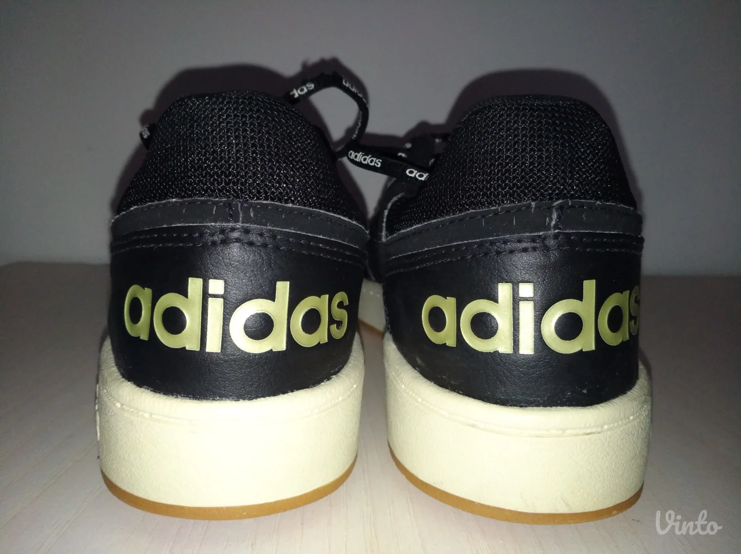 ADIDAS muske patike hoops br 44 ( 28 cm)