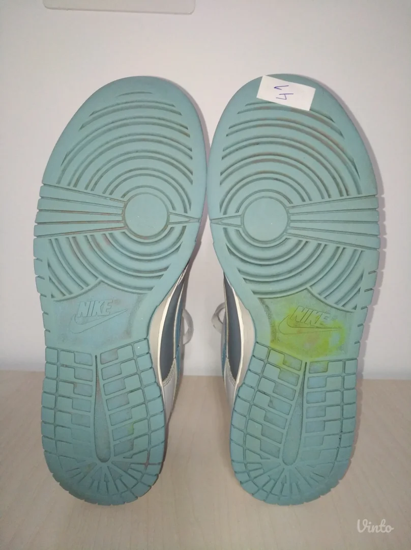 Nike unisex patike broj 41 ( 26 cm)