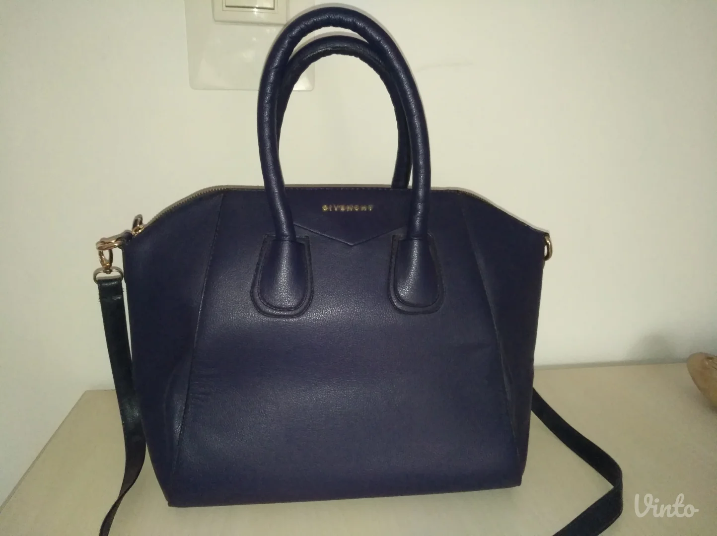 Givenchy zenska tašna teget plava