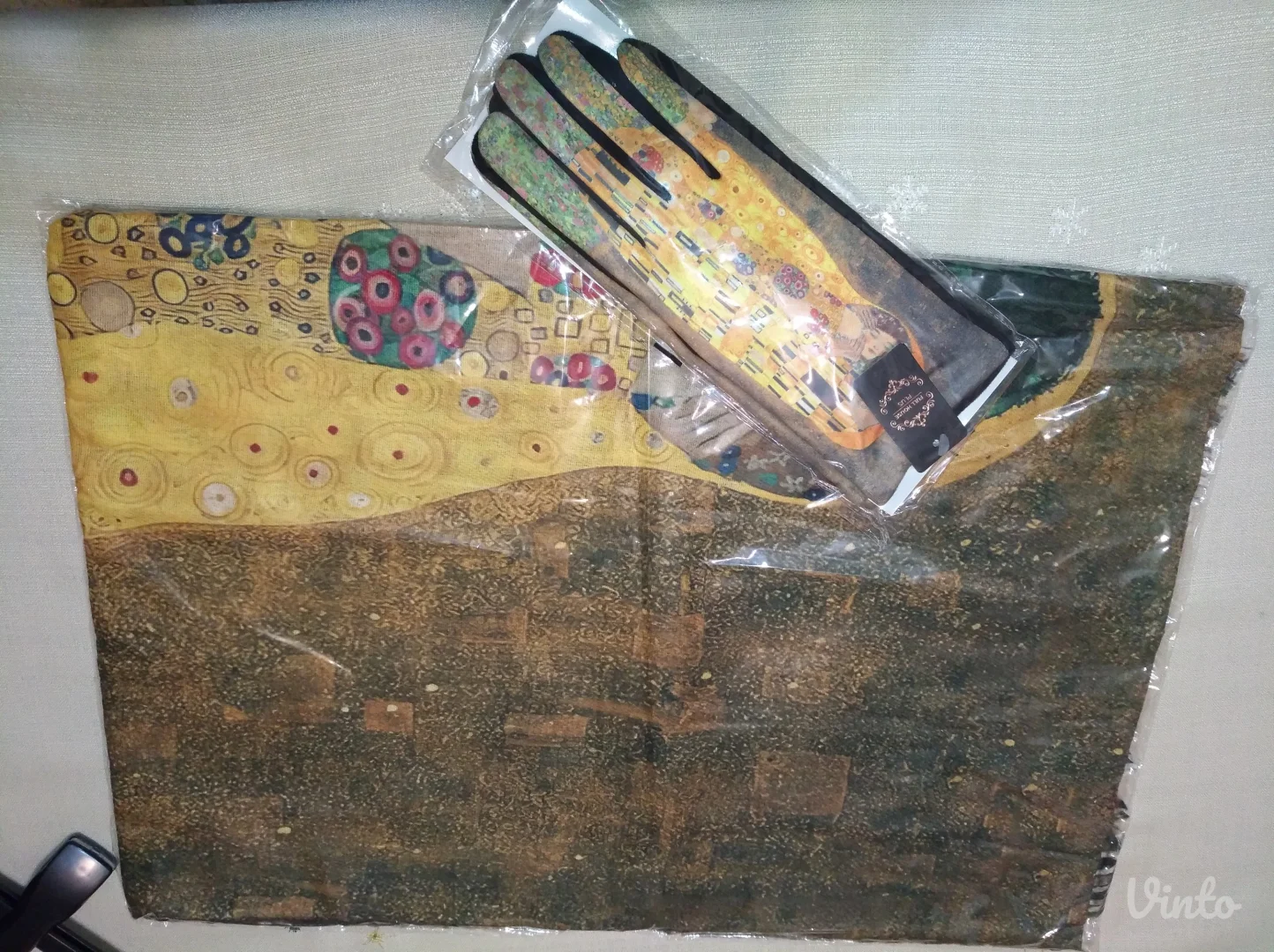 NOVO šal / marama i rukavice Gustav Klimt The Kiss