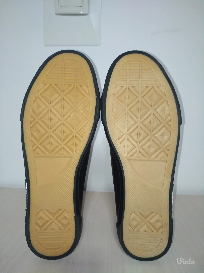 Ombre muške patike br 42 (27 cm)