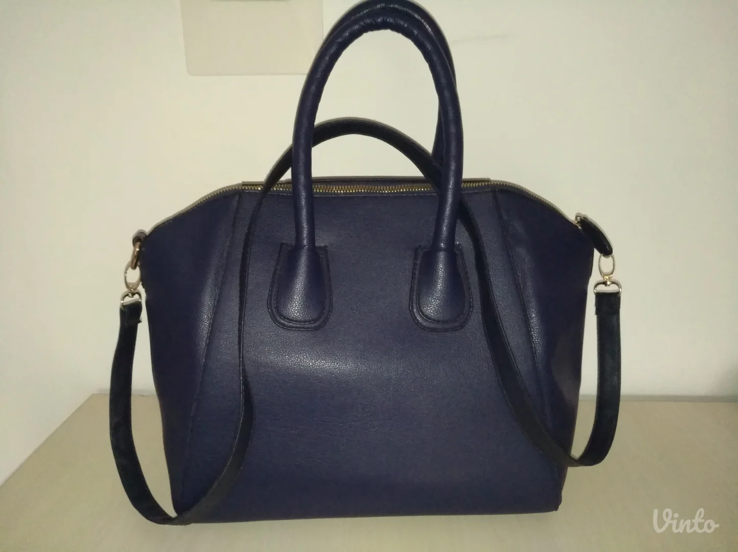 Givenchy zenska tašna teget plava