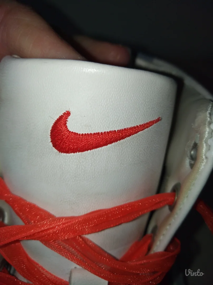 Nike zenske duboke patike broj 39