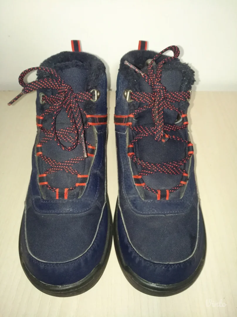 Quechua decije tople i vodootporne cipele br 38