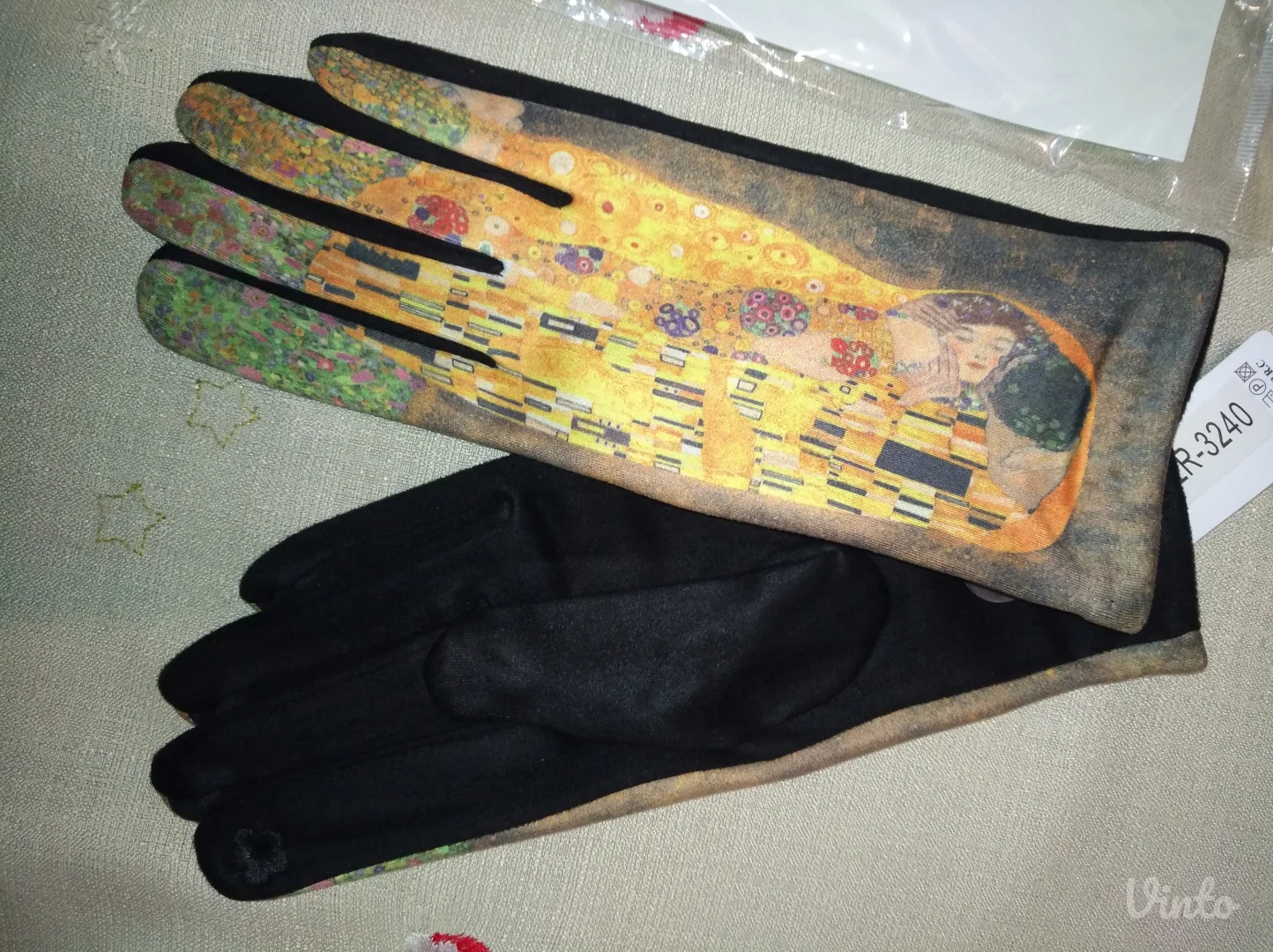 NOVO šal / marama i rukavice Gustav Klimt The Kiss