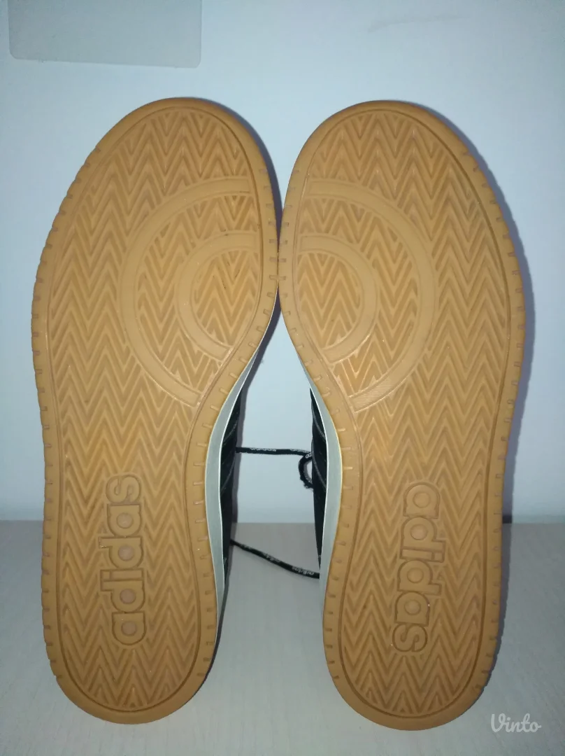 ADIDAS muske patike hoops br 44 ( 28 cm)