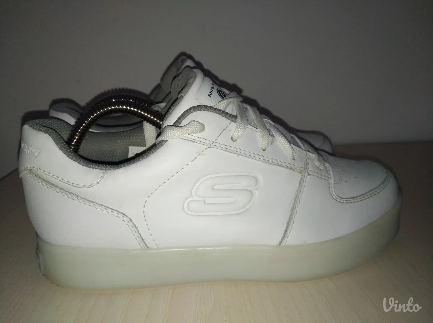 Skechers dečije patike br 36