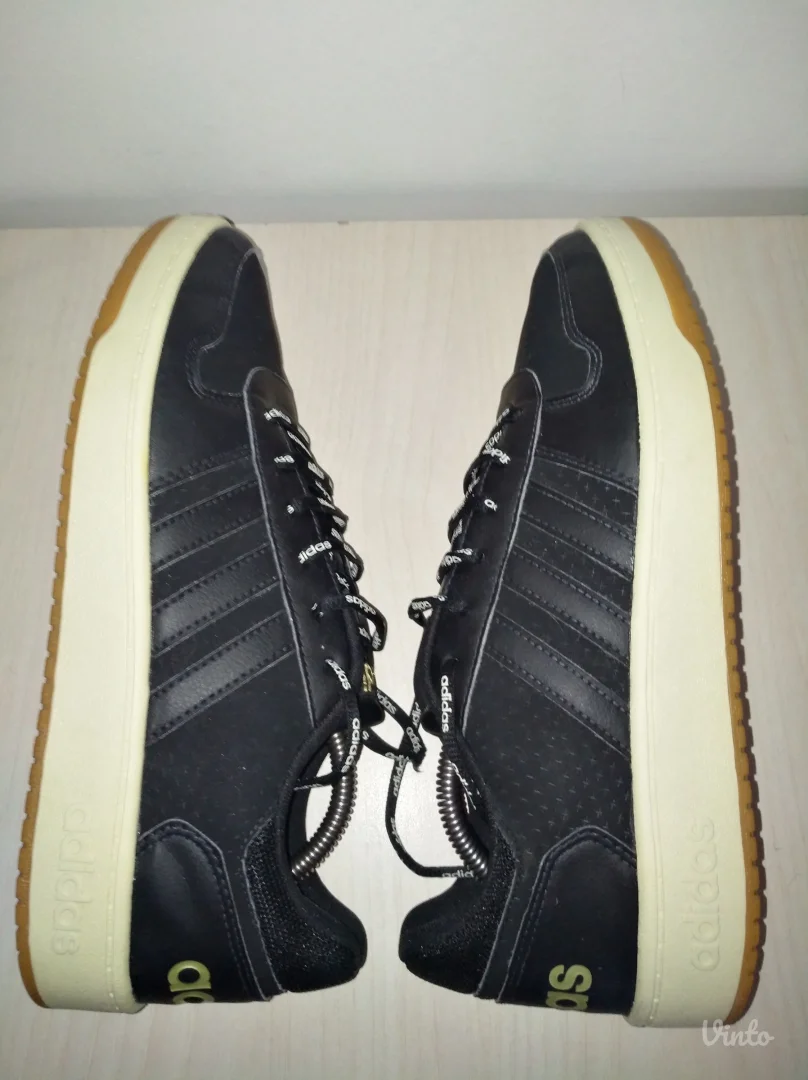 ADIDAS muske patike hoops br 44 ( 28 cm)