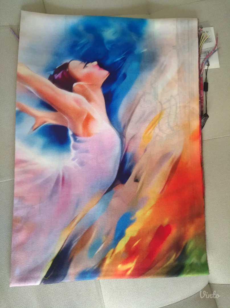 NOVO marama sa dva lica Pariz Ajfelov toranj / balerina