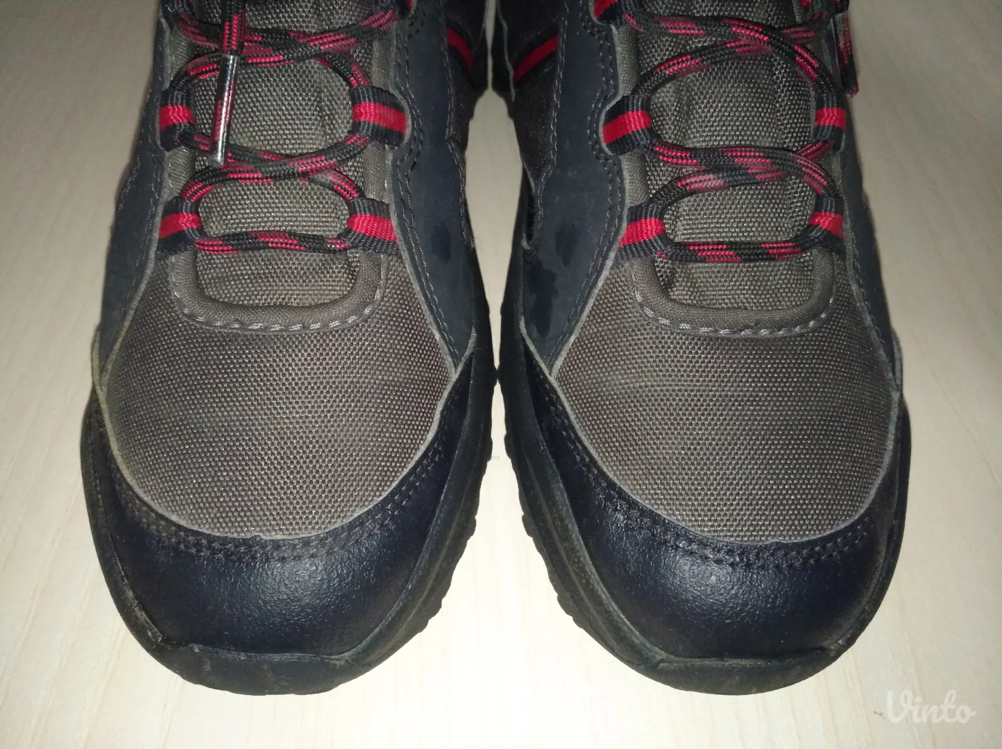 Quechua zenske cipele za planinarenje br 39 ( 25 cm)