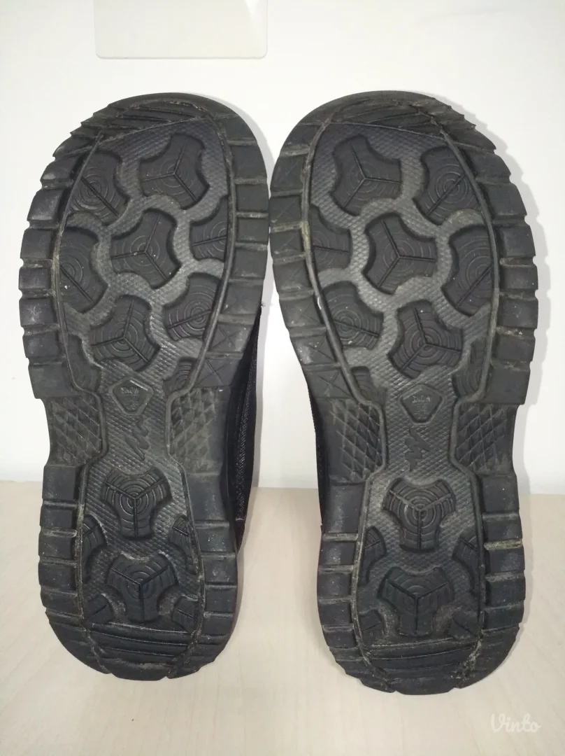 Quechua unisex ultra-tople i vodootporne cipele br 39