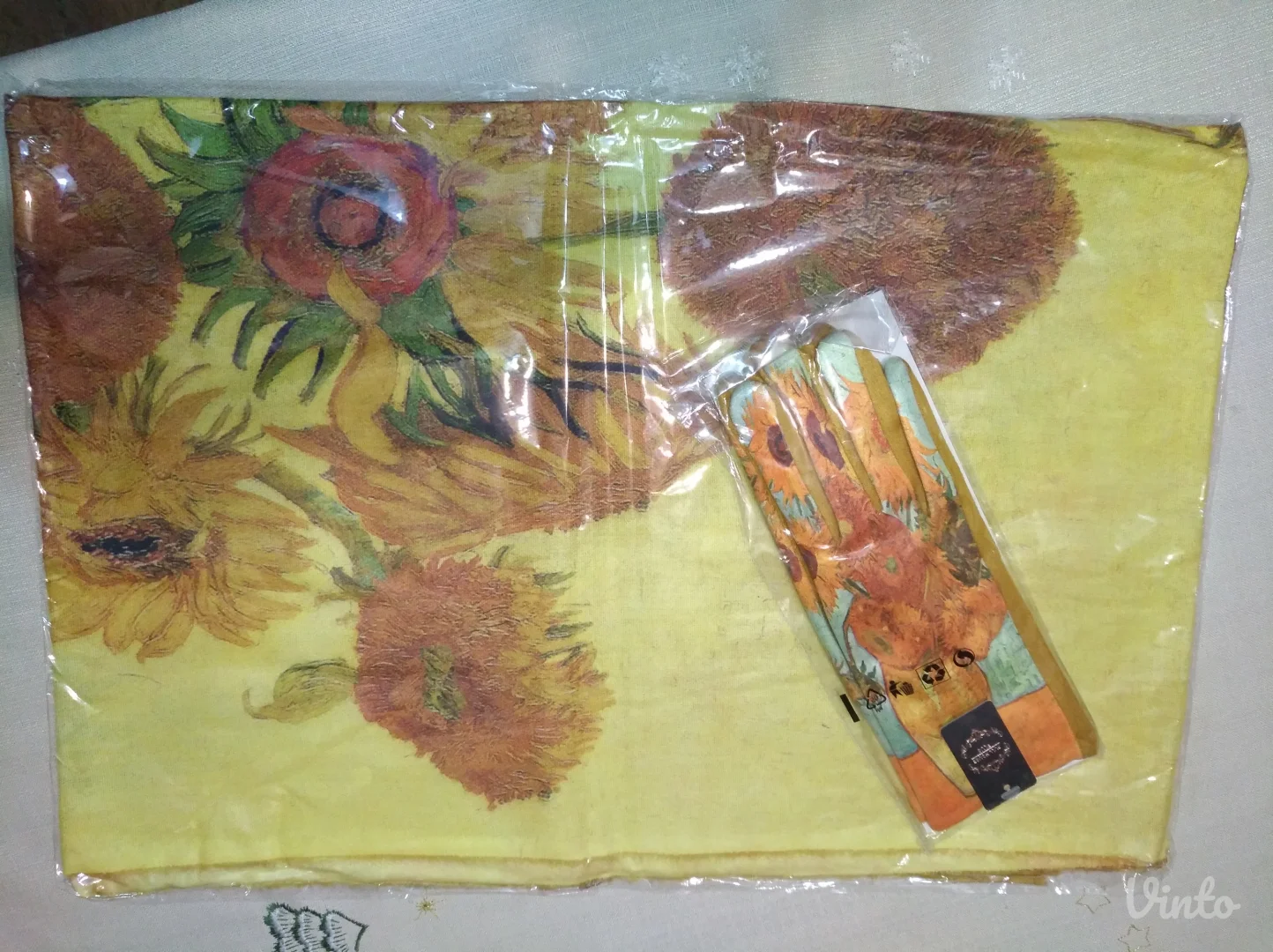 NOVO šal / marama i rukavice Vinsent Van Gogh Suncokret