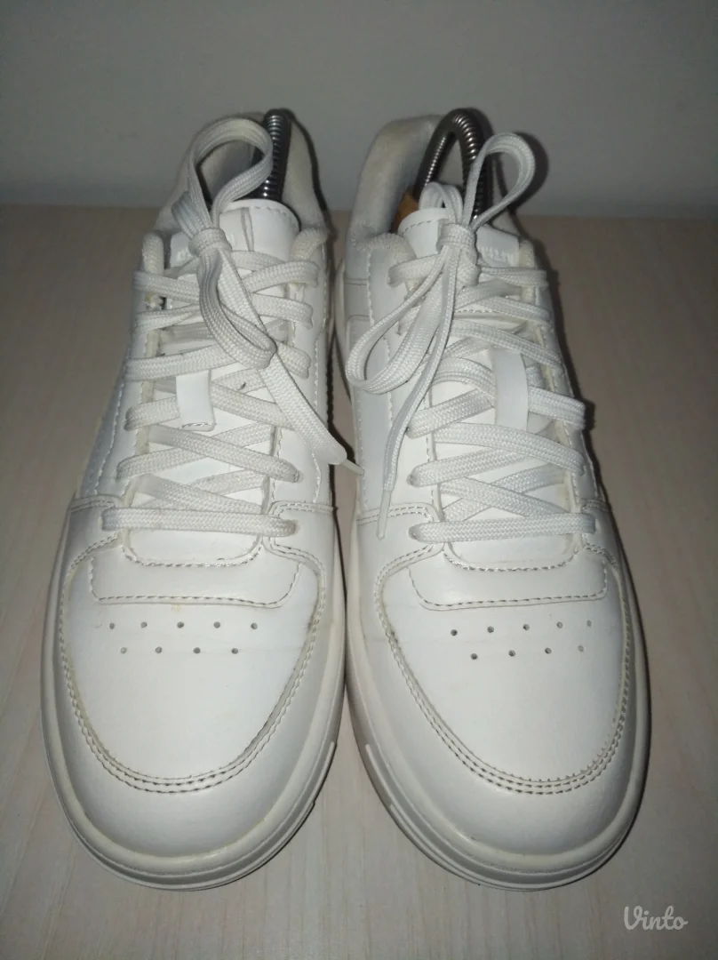 PULL & BEAR zenske kozne patike br 39 (25,5 cm)