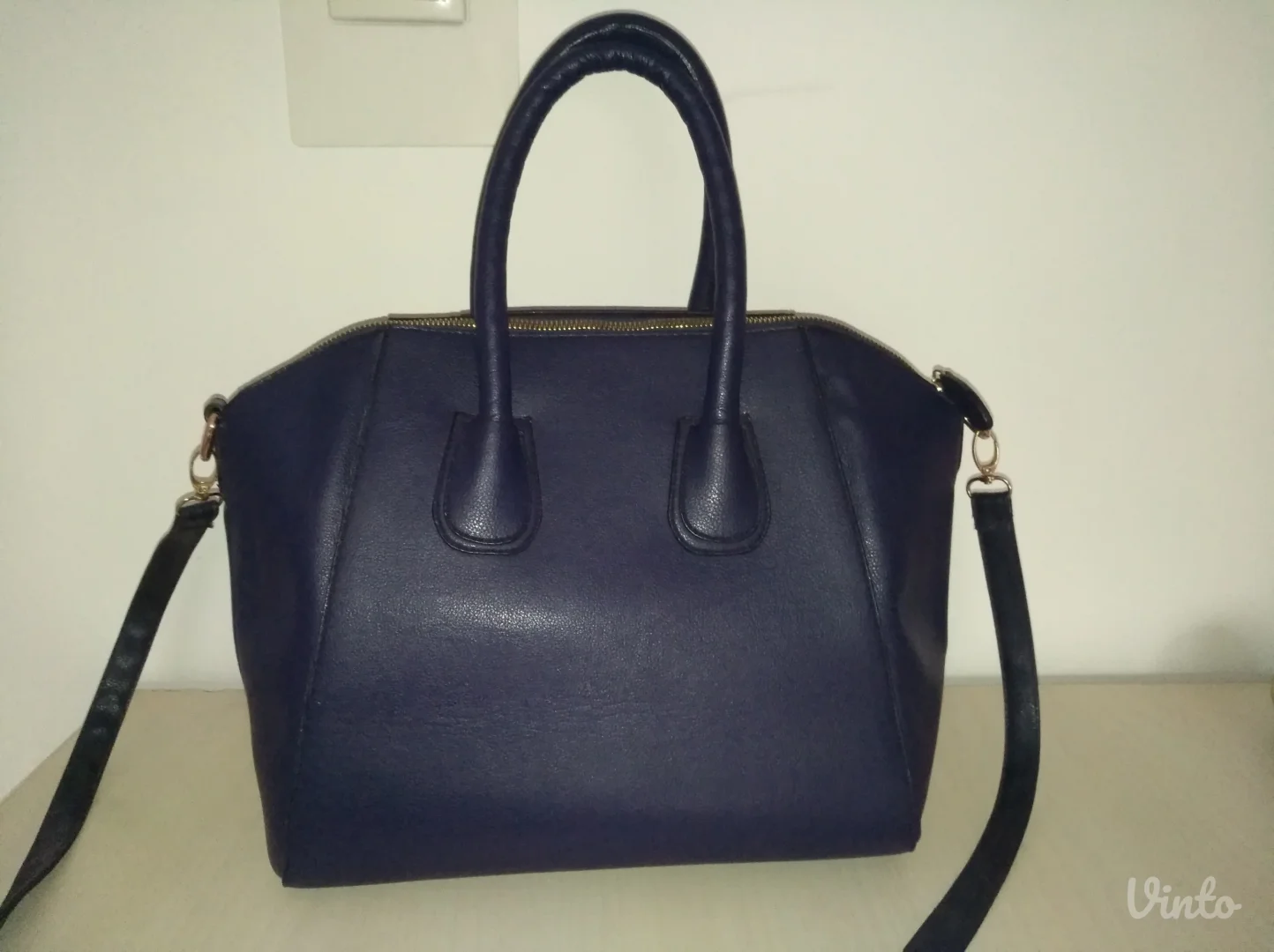 Givenchy zenska tašna teget plava