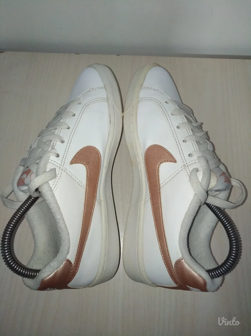 Nike Court Royale zenske patike br 38 ( 24 cm)