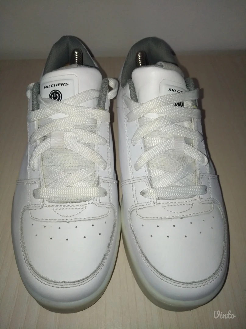 Skechers dečije patike br 36