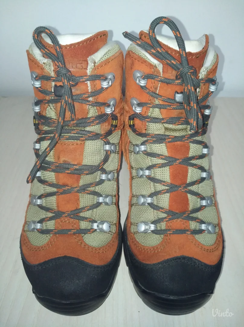 Alpina zimske cipele za planinarenje br 36 ( 23 cm) VIBRAM