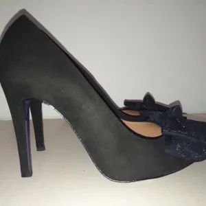 Bata zenske cipele salonke broj 37 ( 23,5 cm)