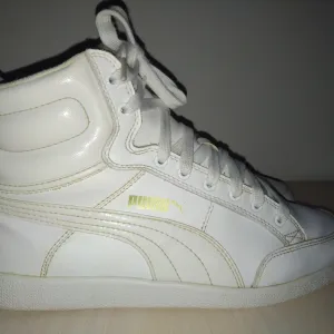 Puma ženske duboke kožne patike broj 39 (25 cm)