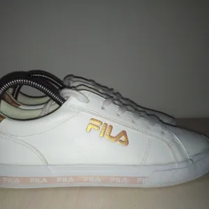 Fila zenske patike br 39 ( 25 cm)