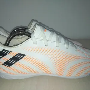 Adidas Nemeziz patike za fudbal 38,5 original (24 cm)