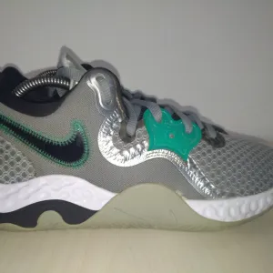 NIKE muske patike renew elevate 2 M broj 42,5 (27 cm)