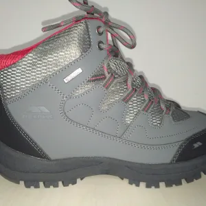 NOVE Trespass ženske vodootporne cipele br 39 ( 25 cm)