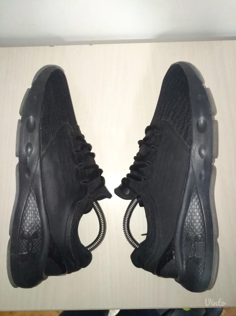 UNDER ARMOUR Patike ua charged vantage br 41 (26,5 cm)