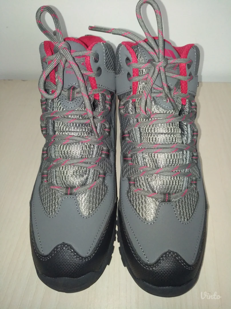 NOVE Trespass ženske vodootporne cipele br 39 ( 25 cm)